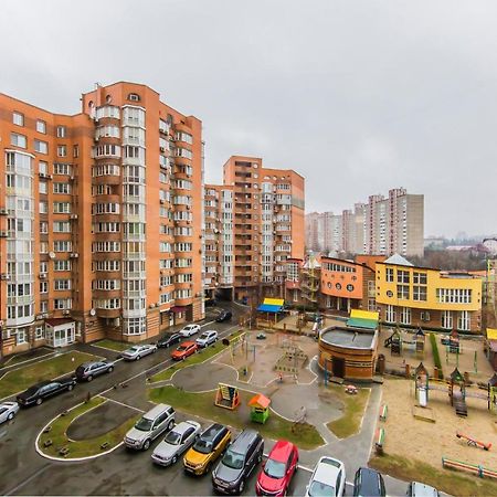 Комфортная Двухкомнатная Квартира Возле Метро Академгородок كييف المظهر الخارجي الصورة