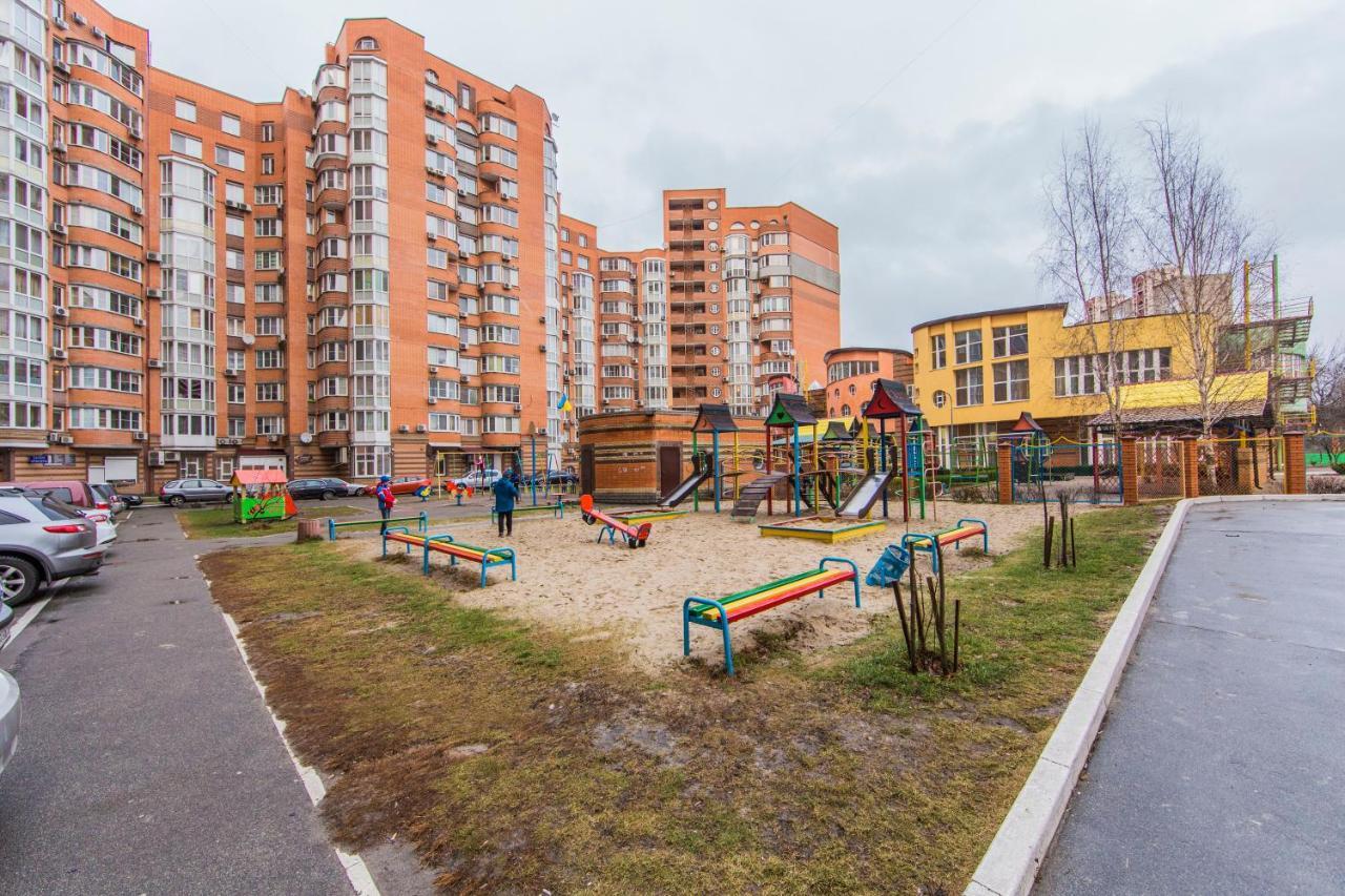Комфортная Двухкомнатная Квартира Возле Метро Академгородок كييف المظهر الخارجي الصورة
